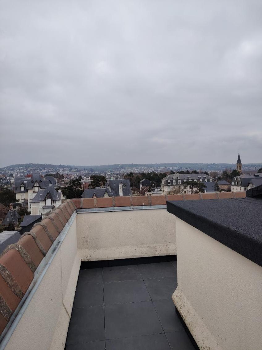 Appartement 3 Chambres Avec Roof Top A 5 Mn De La Plage Довіль Екстер'єр фото